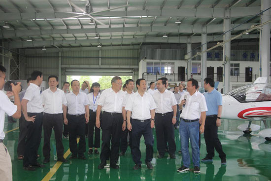 达哲省长调研江山科技：要抓住通航发展的机缘