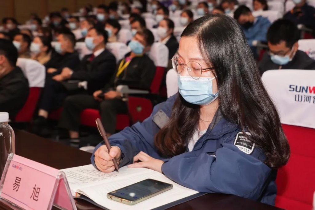 惟创新者胜——进建贯彻习近平总书记调查湖南沉要讲话心灵省委宣讲团长沙分团宣讲汇报会在江山智能开讲