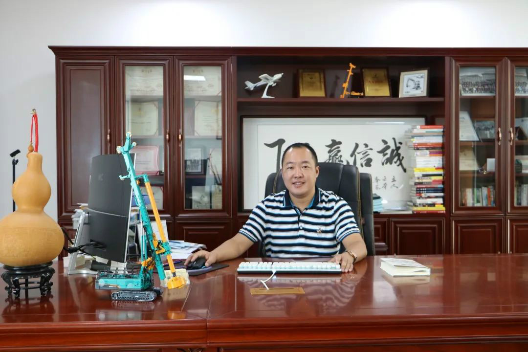 从鞋厂老板到桩工“大烙妆，他以一台静力压桩机撬动财富杠杆
