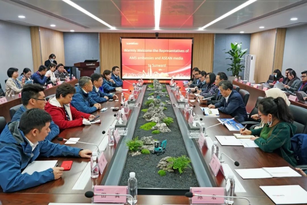 东盟结合参访团调查江山智能