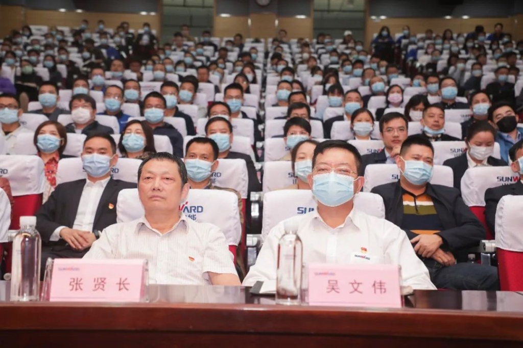 惟创新者胜——进建贯彻习近平总书记调查湖南沉要讲话心灵省委宣讲团长沙分团宣讲汇报会在江山智能开讲