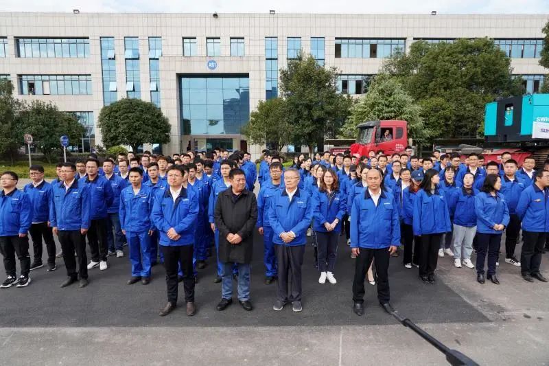 江山智能首台SWHG70陆续墙液压抓斗顺利交机