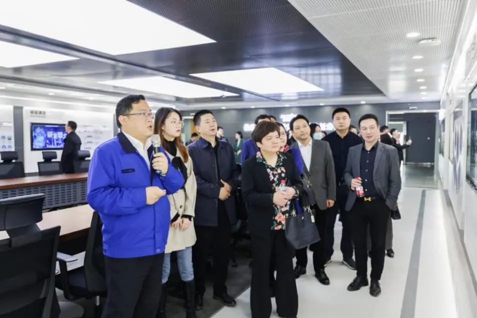 民主党派湖南省委机关青工委团队一行调查江山智能