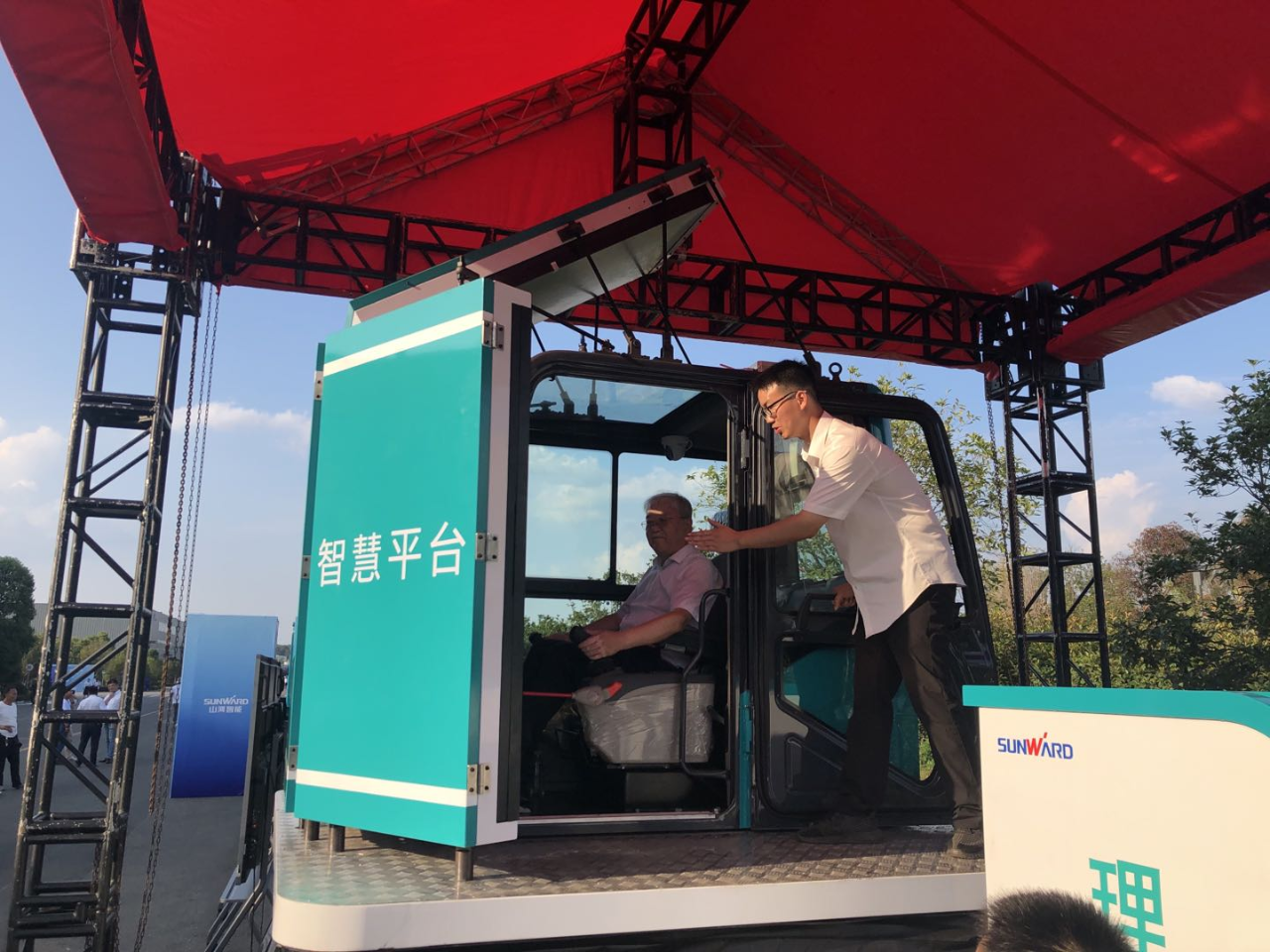 远程？+仿真培训！全球初创5G？胤抡媾嘌抵腔燮教ń艹隽料