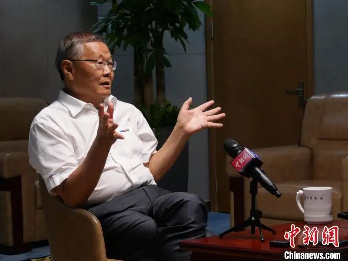 媒体聚焦 | 中新社专访——江山智能首创人何清华：向着太阳驰骋的筑梦人