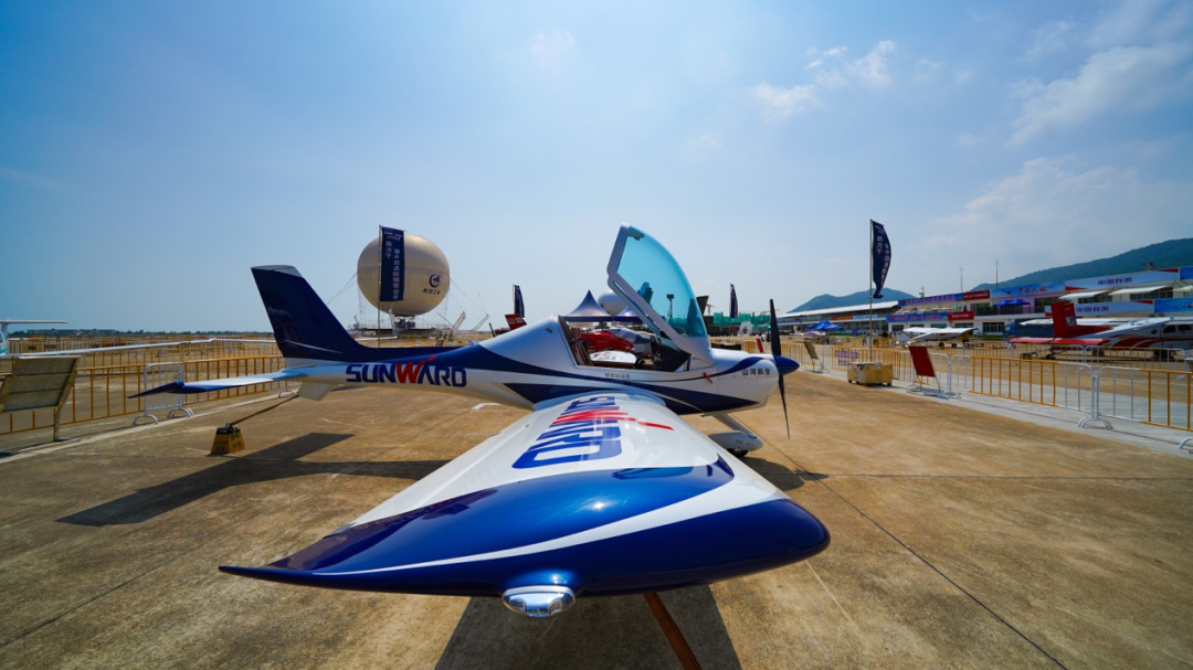 20211005080441_74010 新机、飞行表演…2021中国航展江山航空秀给你看