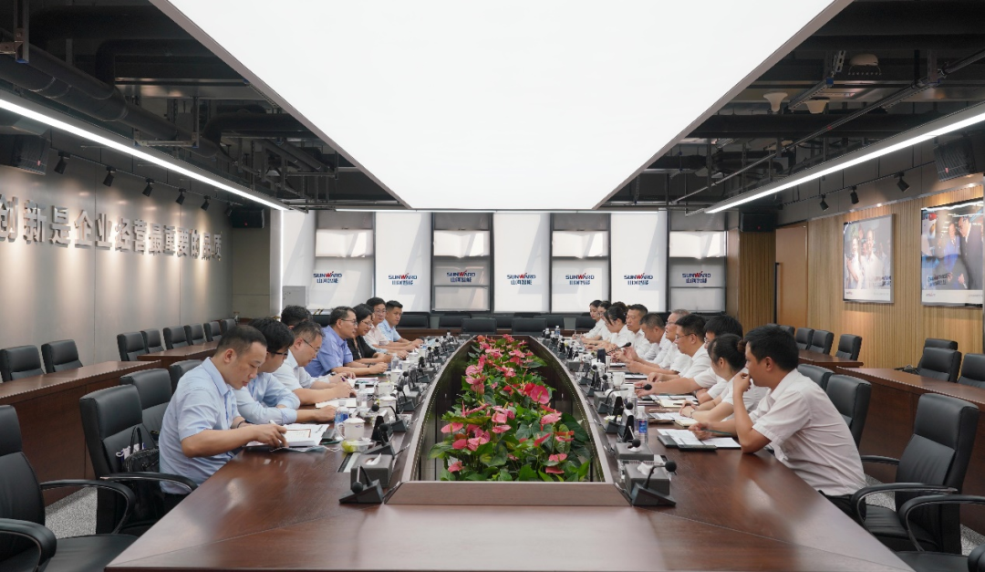 中国出口信誉保险公司辅导一行调研江山智能
