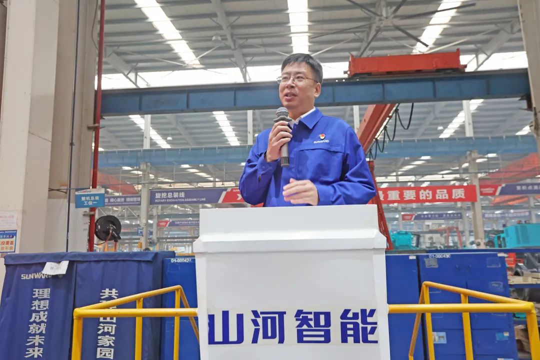 向楷模进建！江山智能56名职工受到职工职业技术较量赞美