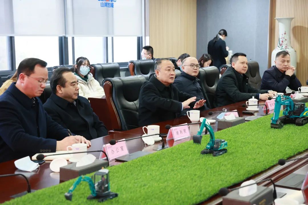 20220210085045_31340 张庆红调研江山智能