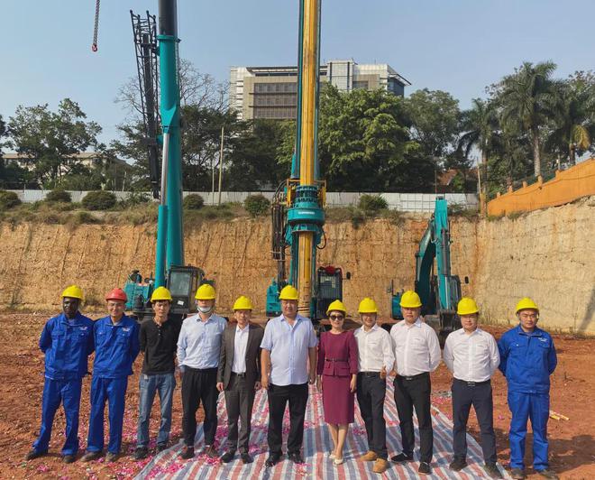 助力乌干达第一住宅高楼建设！江山智能再次出征非洲市场