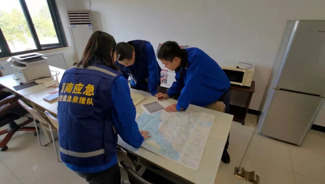 20220314084443_45410 火情就是号令!湖南航空应急接济队江山机组展示“江山速度”