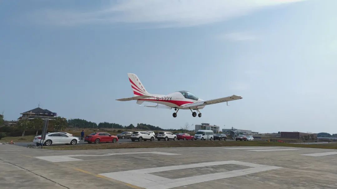 20220314084539_64556 火情就是号令!湖南航空应急接济队江山机组展示“江山速度”