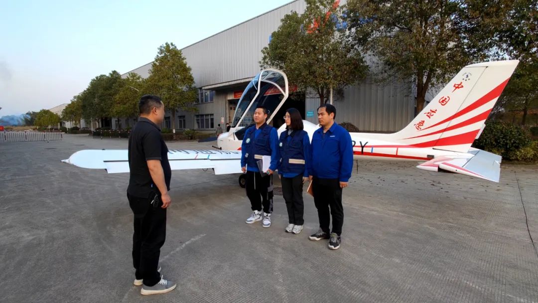 20220314084633_27780 火情就是号令!湖南航空应急接济队江山机组展示“江山速度”