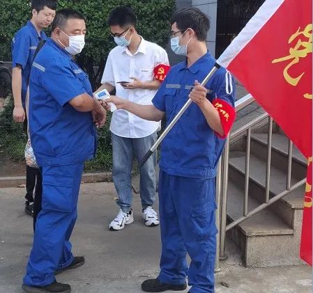 江山工匠 | “浪波”不言苦，甘为“人梯”承大沉