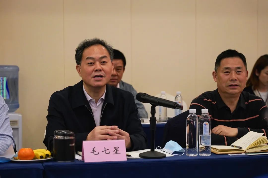 抱团出海，携手共赢！何清华带队赴湖南异地商会结合会造访互换
