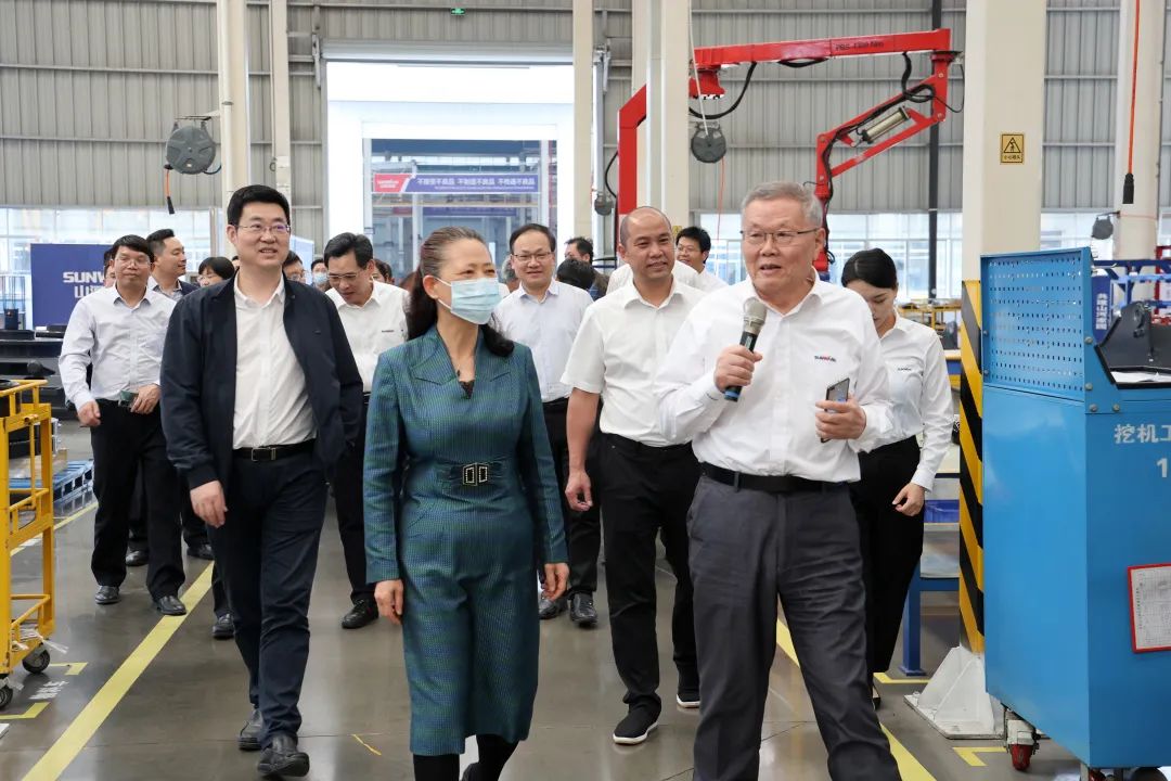 20220518092123_81429 深入产学研合作!中南大学堂长、中国工程院院士田红旗率团造访江山智能