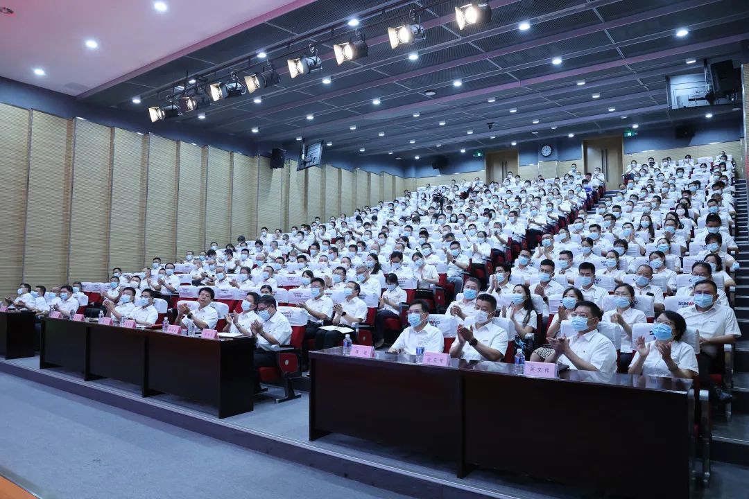 凝心聚力奋力拼搏，向高质量发展交出杰出答卷！江山智能召开整个干部大会
