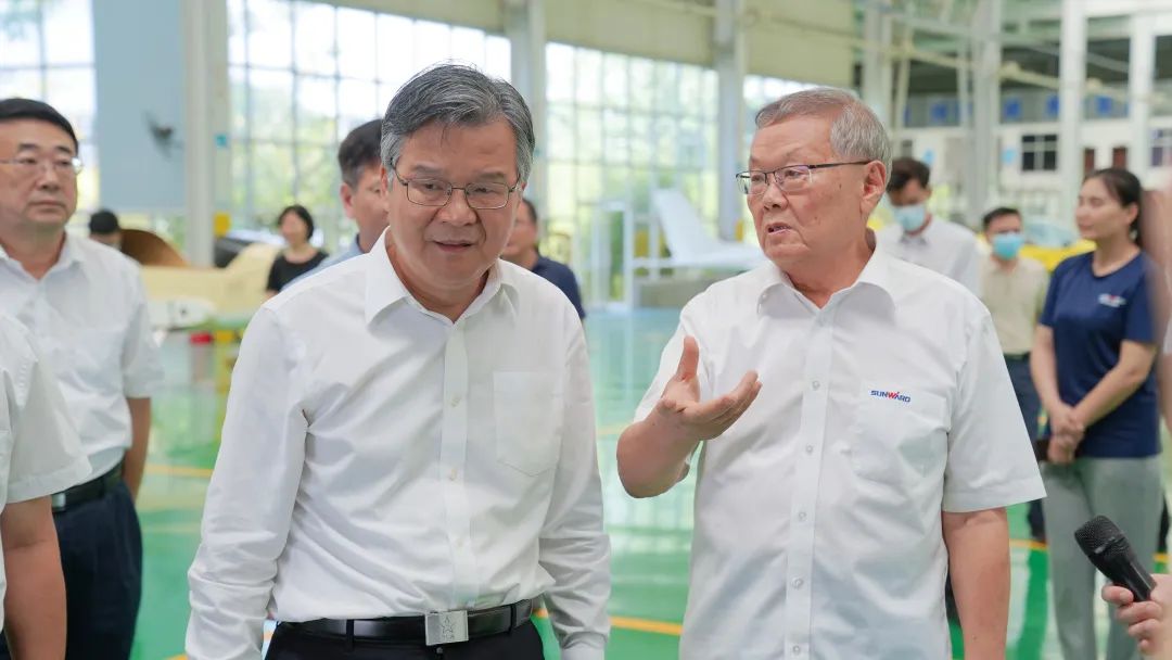 湖南省委常委、常务副省长李殿勋一行调查调研江山科技