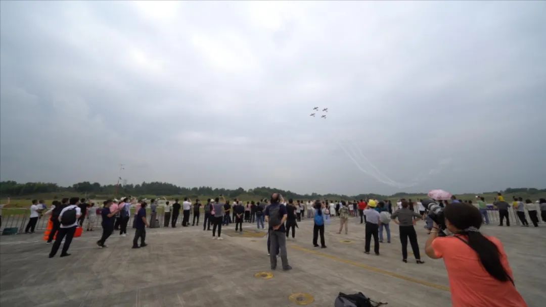 20220905101819_88179 空中着花、大坡度回旋、俯冲跃升……看江山飞行表演队炫技2022湖南航展动态展