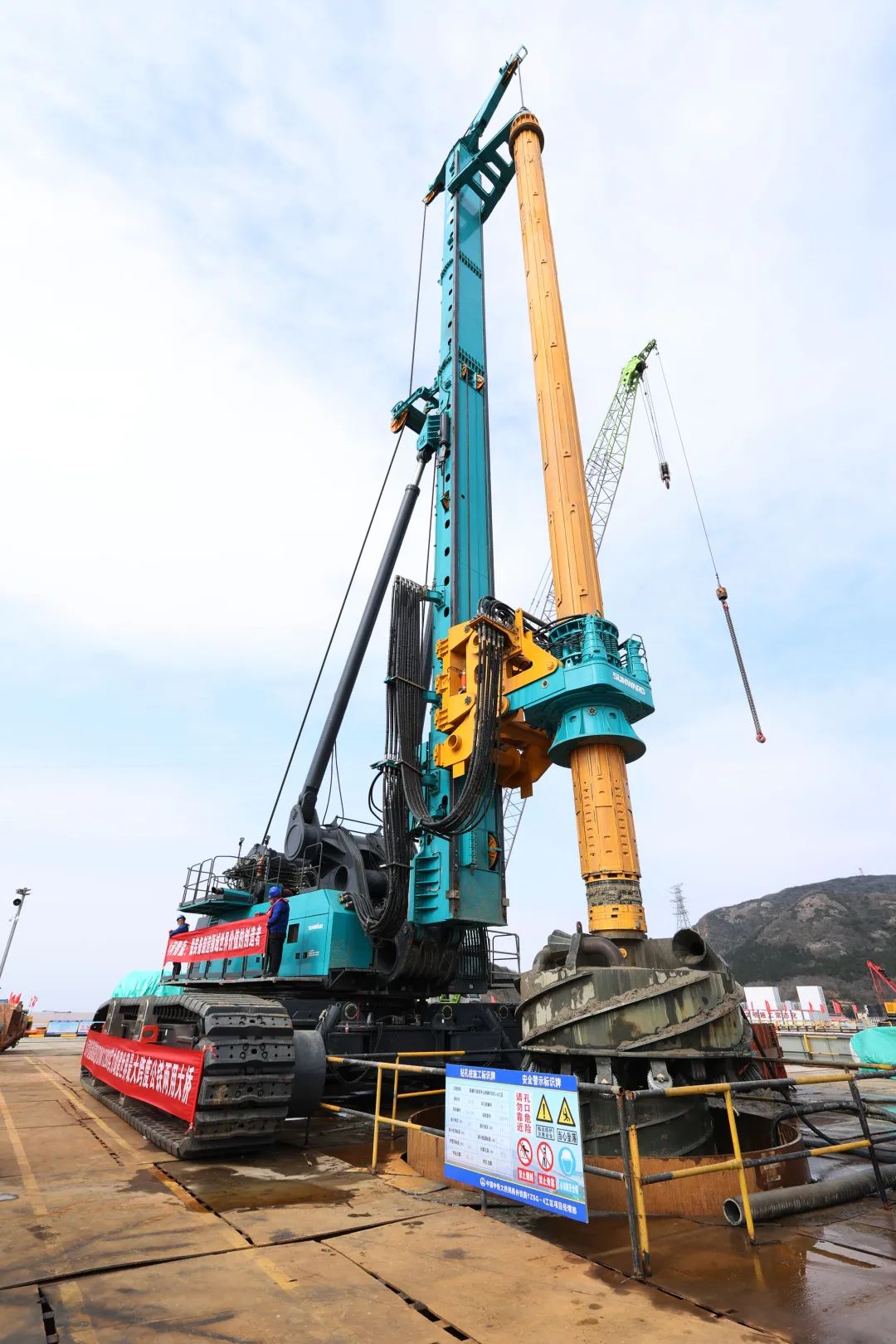 20230423173754_78538 超等设备助建超等工程!江山智能超等旋挖钻机SWDM1280推介会成功进行