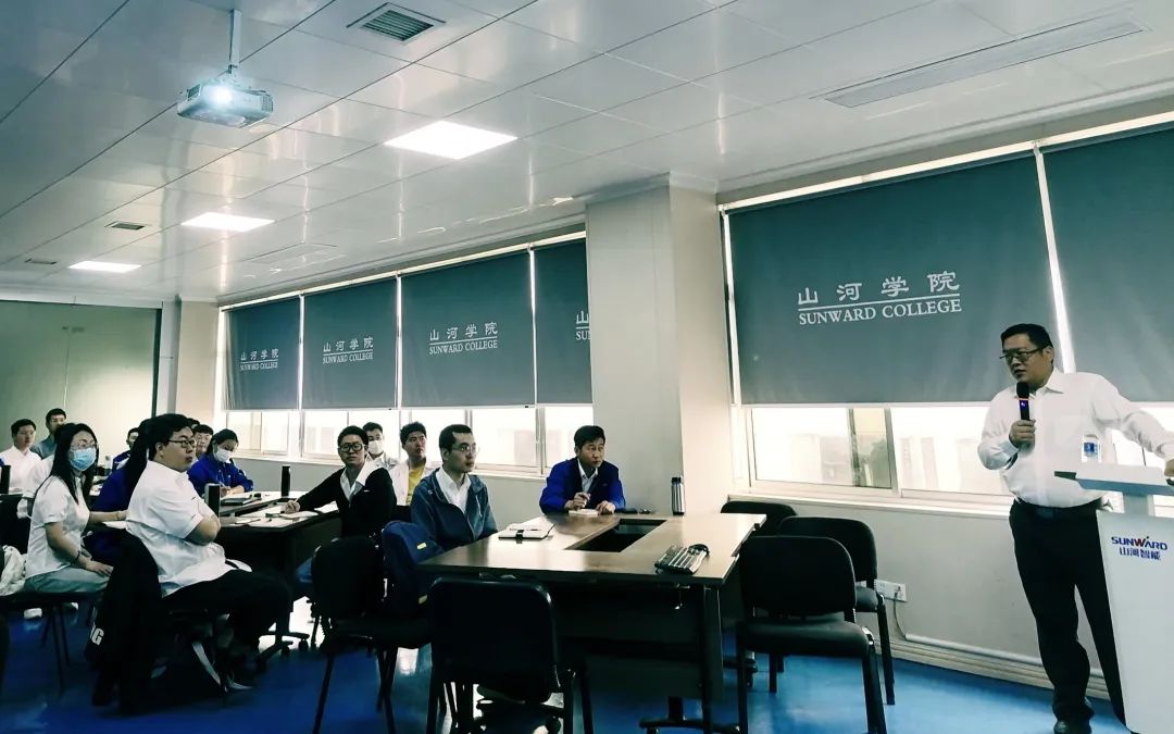 劳动庆幸，创造伟大！纪录那些平庸且伟大的劳动瞬间