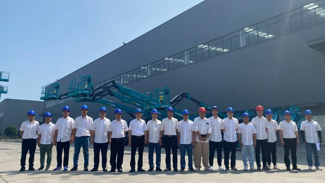 20230606081718_27387 新能源家族再添“新丁”!江山智能三款电动臂式高空作业平台齐下线