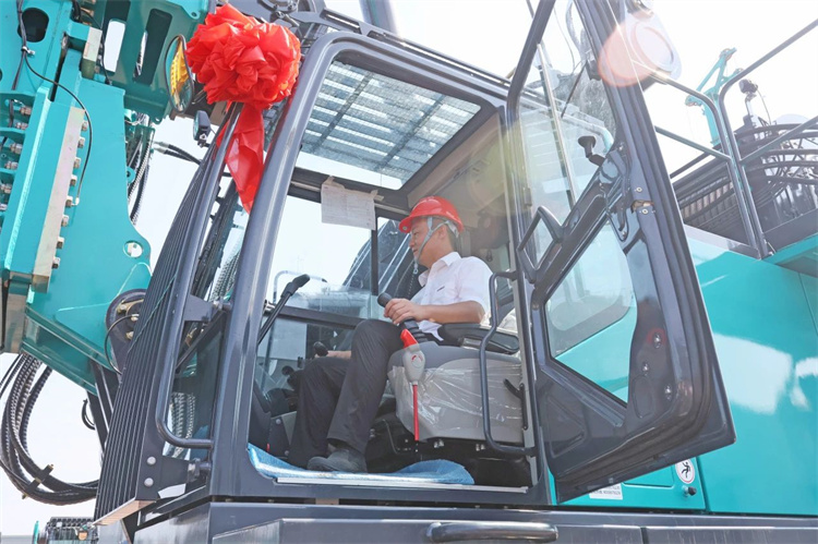 20230727174757_12431 江山智能桩工机械再添强将!SWDM800H旋挖钻机顺利下线