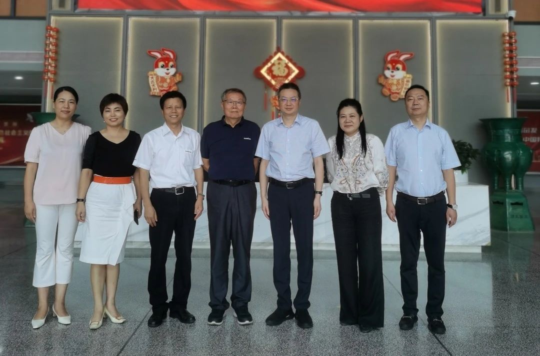长沙市人民当局副市长、市工商联主席康镇麟调研江山智能