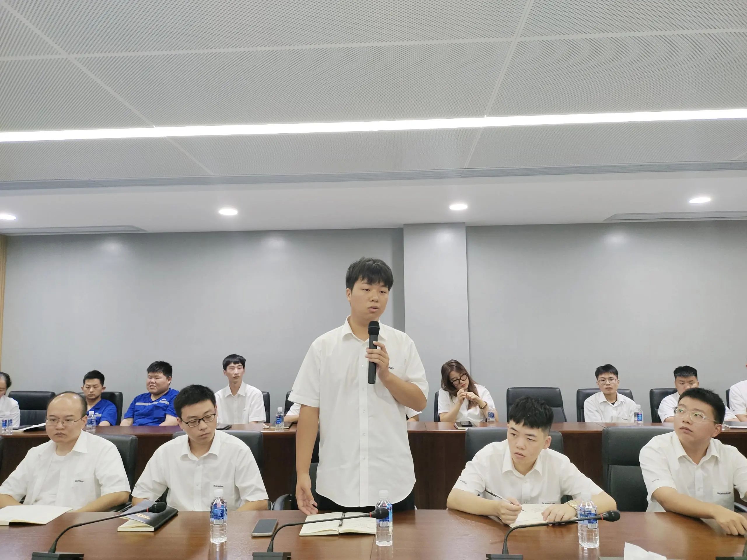 畅谈心声，共话未来！这场应届毕业生员工座谈会，很暖，很贴心！