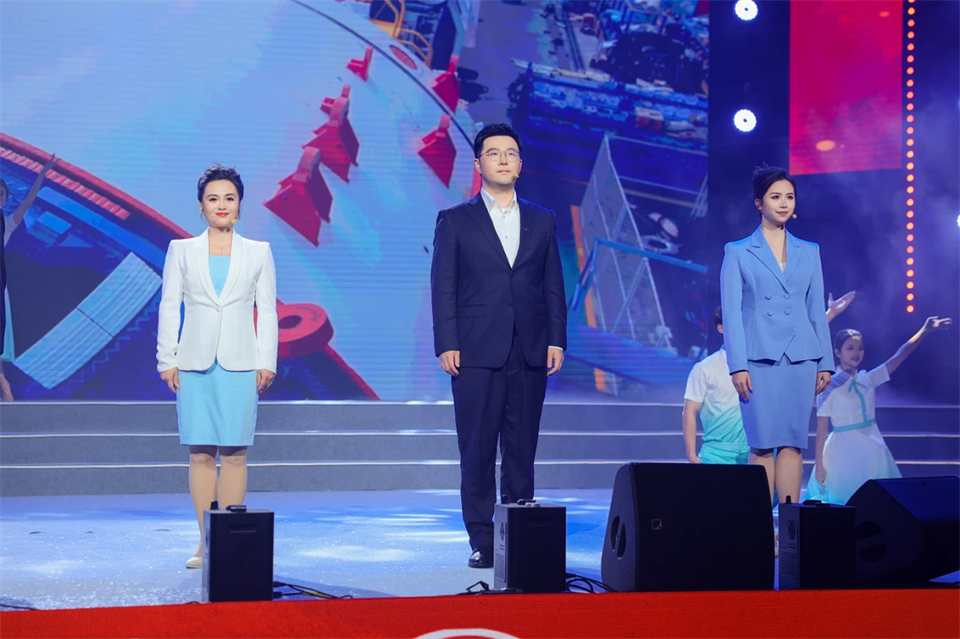 创新引领价值 梦想成就未来——庆祝江山智能成立25周年赞美大会暨文艺晚会隆沉进行