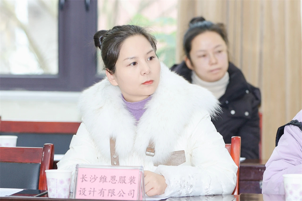 20250102173709_95224 长龙街路、江山智能召开首届年货盛惠暨送春联文化惠民活动工作会议
