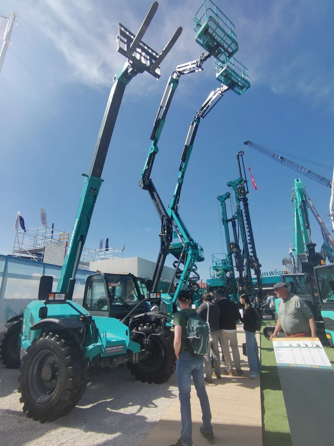 江山智能高空机械闪灼Bauma 2025! 新能源技术与创新产品获全球瞩目