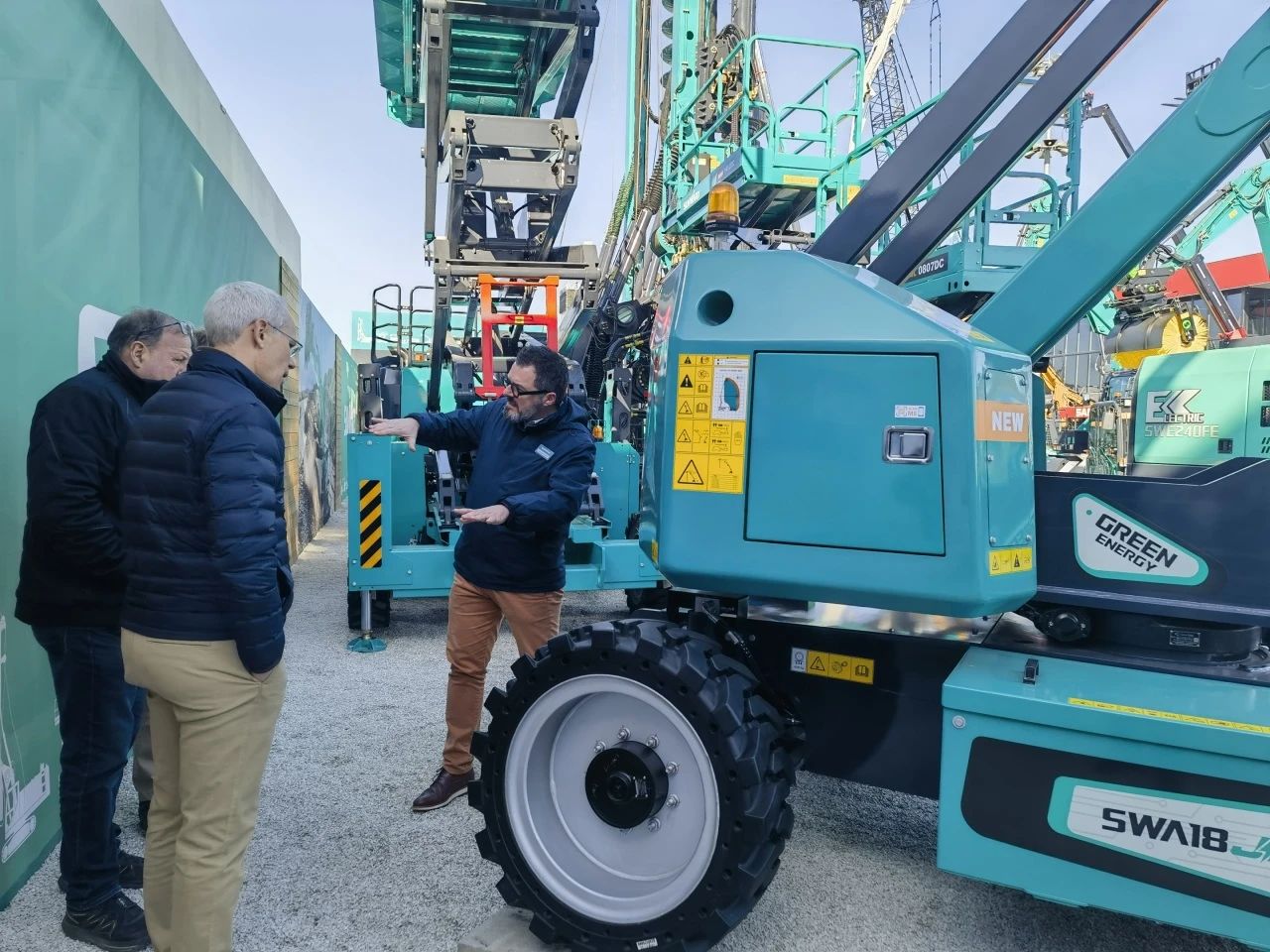 江山智能高空机械闪灼Bauma 2025! 新能源技术与创新产品获全球瞩目