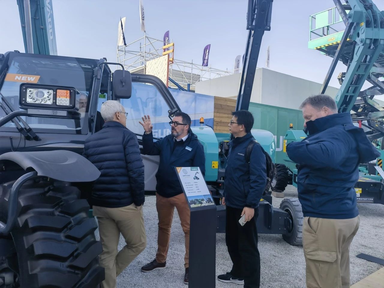 江山智能高空机械闪灼Bauma 2025! 新能源技术与创新产品获全球瞩目