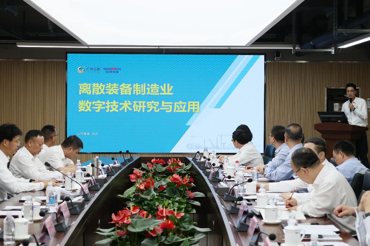 天能控股集团党委书记、董事长张天任率队到访江山智能