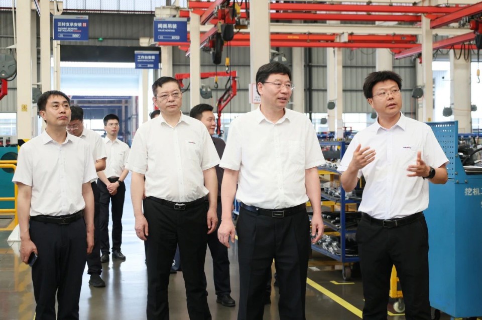 20250523091819_73098 中国工程院院士、中南林业科技大学党委书记吴义强一行到江山智能发展访企拓岗活动