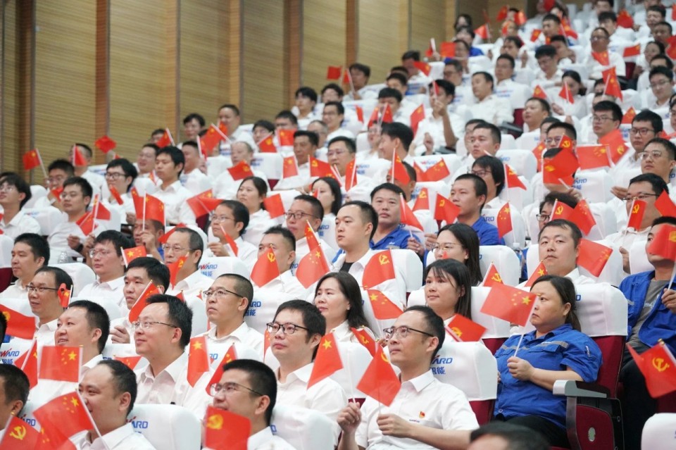 江山智能组织集中收看留想中国人民抗日战争暨世界反法西斯战争成功80周年大会