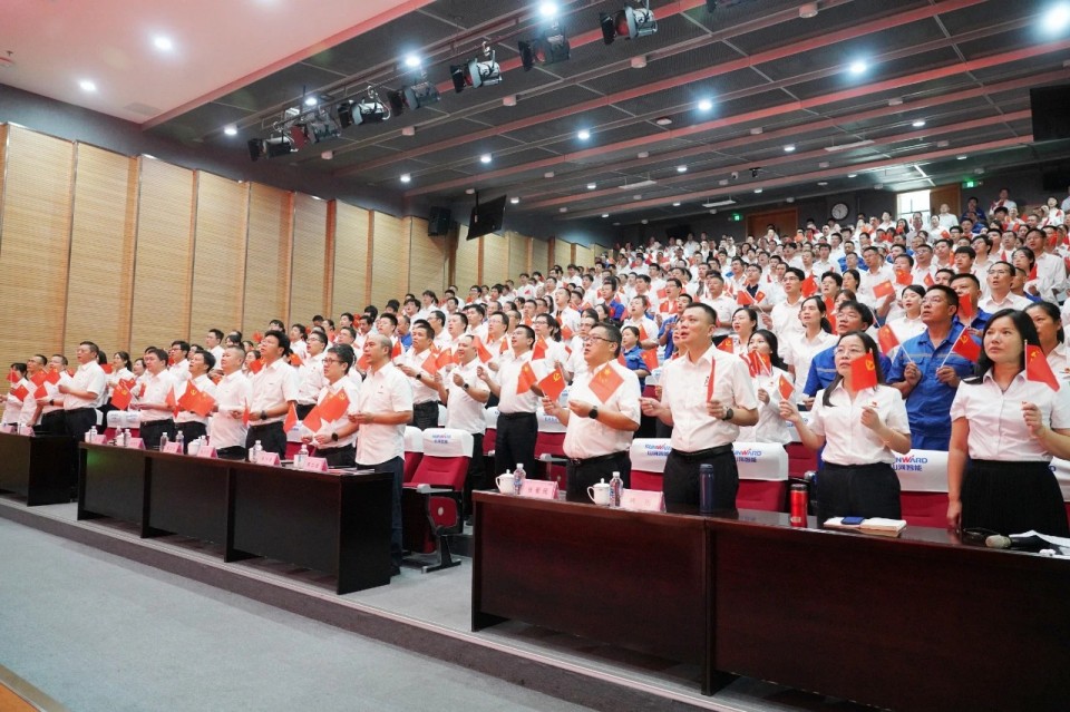 江山智能组织集中收看留想中国人民抗日战争暨世界反法西斯战争成功80周年大会