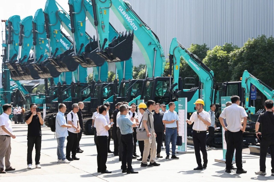 斜井开挖钻护一体化设备成功下线，实现地下工程设备沉大突破