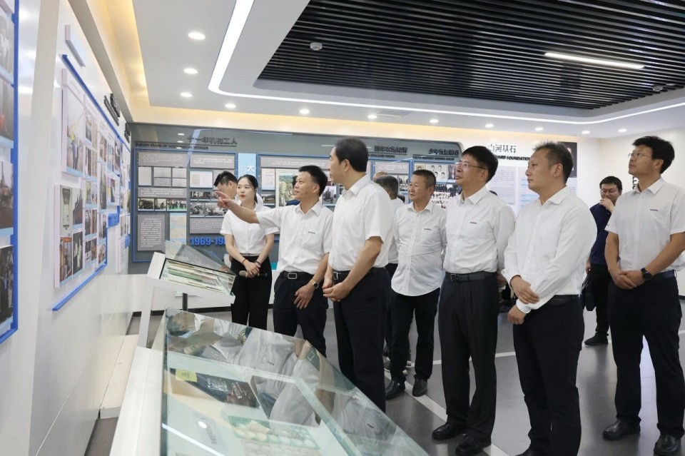 中国煤炭地质总局局长马刚到访江山智能，同谋绿色智能矿山设备发展新蹊径