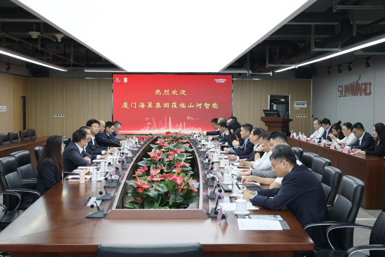 乐山海翼集团总经理金中权到访江山智能