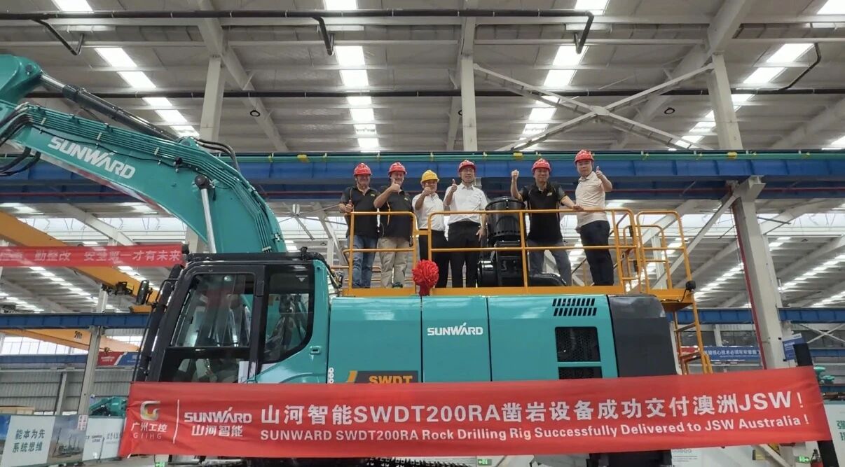 江山智能凿岩钻机成功交付澳洲客户，高端市场再下一城