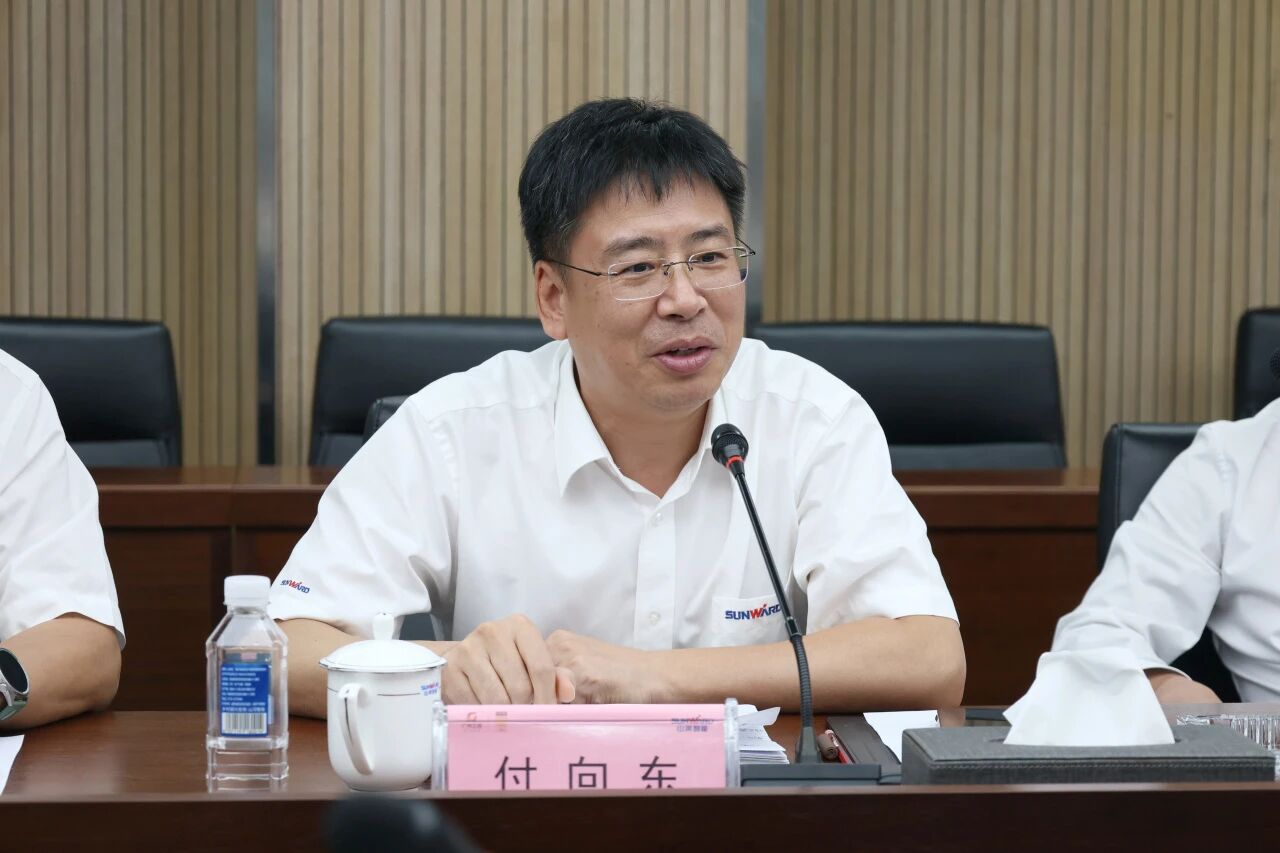 双向赋能深入战术合作，湖南路桥党委书记、董事长周强率队到访江山智能
